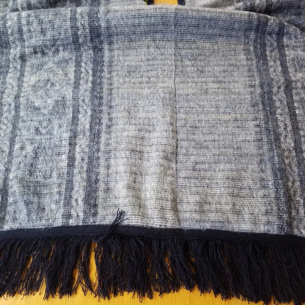 NWT Tejidos Ruminahui Poncho Shawl Llama Blue White Alpaca Wool - Picture 8 of 10